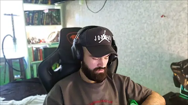 הופעת וובקאם של _Serious_Man