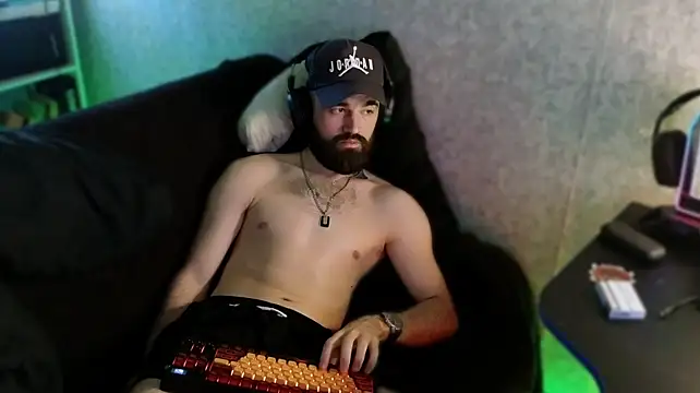 Show modela _Serious_Man na web-kameri