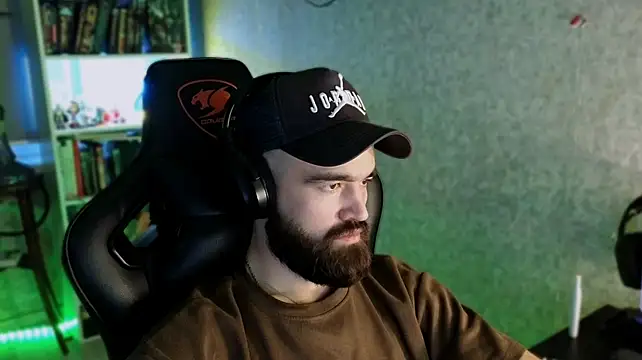 _Serious_Man Show in webcam