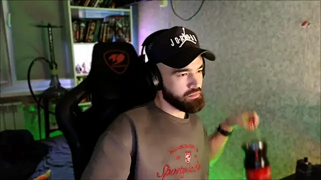 הופעת וובקאם של _Serious_Man