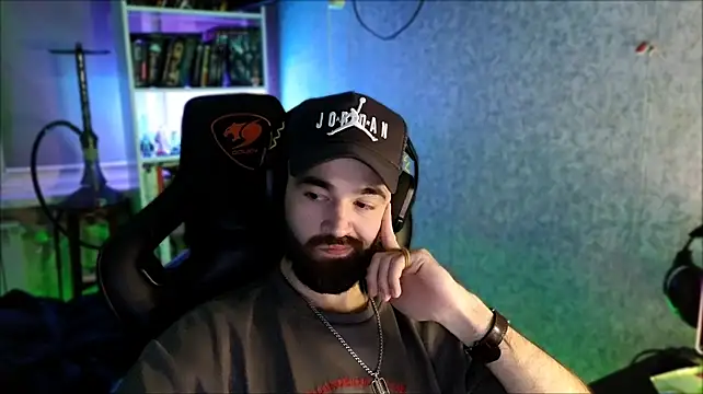 _Serious_Man Show in webcam
