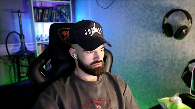 הופעת וובקאם של _Serious_Man