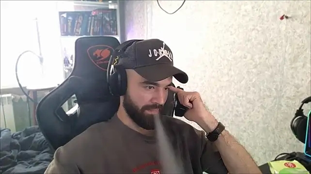 _Serious_Man Webcam-Show