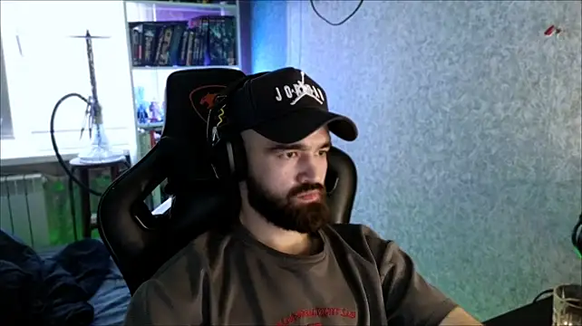 _Serious_Mann Webbikameraesitys