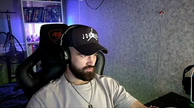 הופעת וובקאם של _Serious_Man