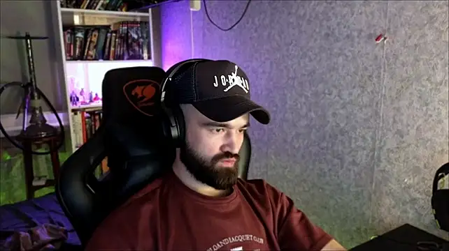 _Serious_Man Show in webcam