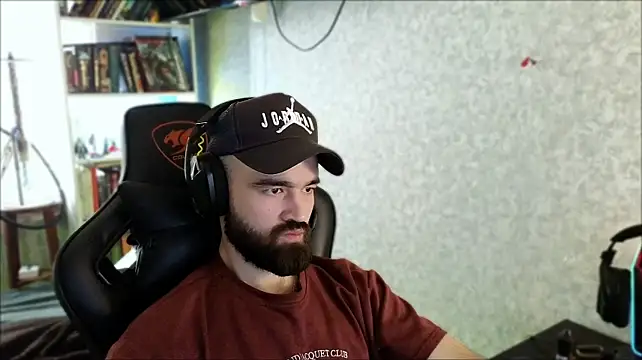_Serious_Man Show in webcam