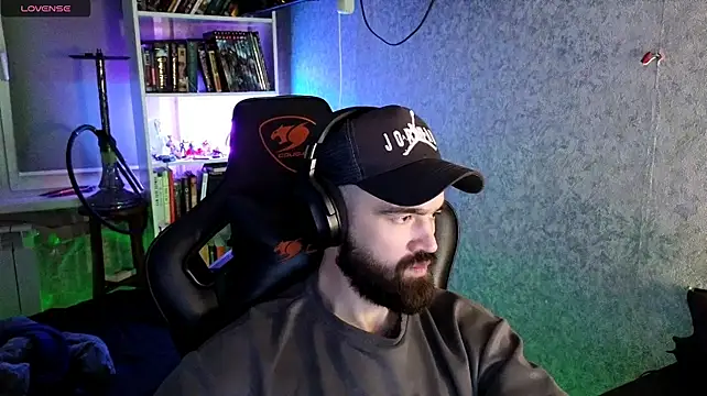 _Serious_Man Show in webcam