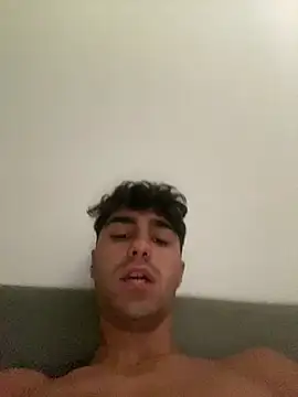 Show modela alessio2026xx na web-kameri