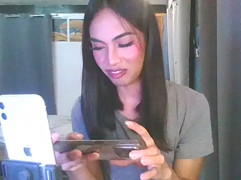 AthenaKisess Show in webcam