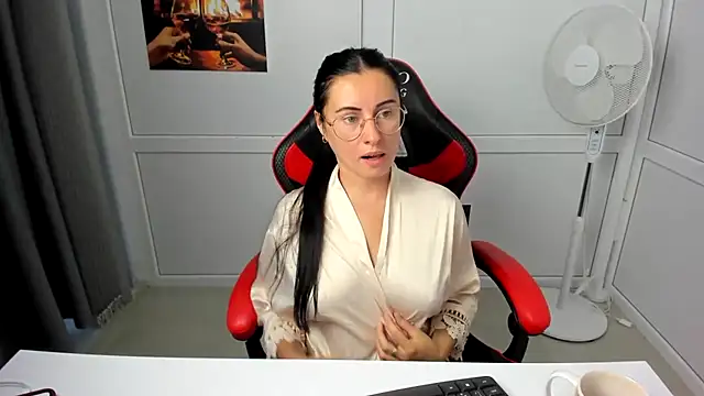 Živý XXX chat ChloeVibee