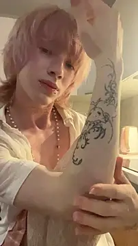 ixistudiomember Show in webcam