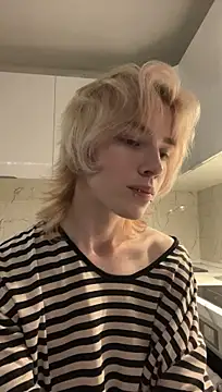 Show modela jessememberstudio na web-kameri