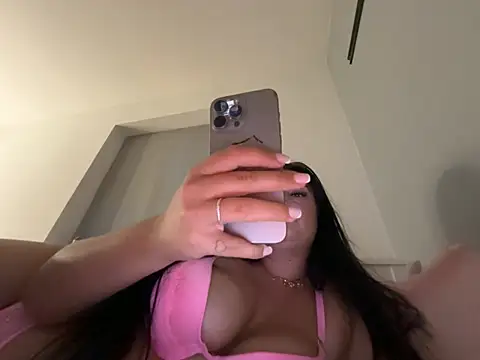 צ'אט XXX בשידור חי של GiaWhiteUKx