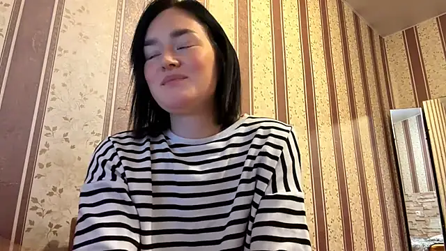 Snowmilly XXX чат на живо