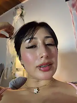 saralynnnX Chat XXX in diretta