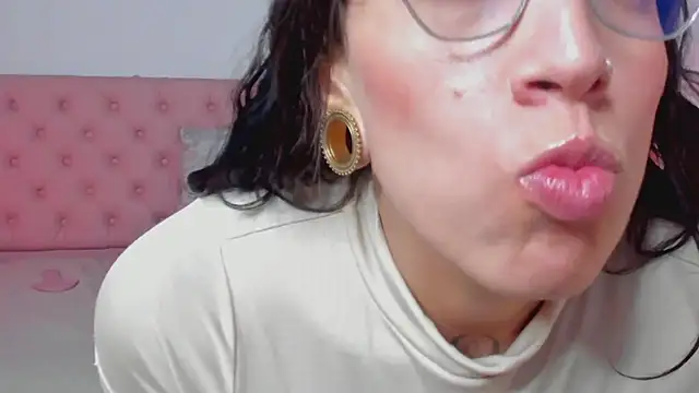 IvyRusseln Webbikameraesitys