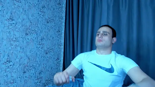 Show modela OpalMischief na web-kameri
