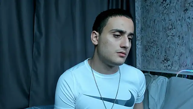 Show modela OpalMischief na web-kameri