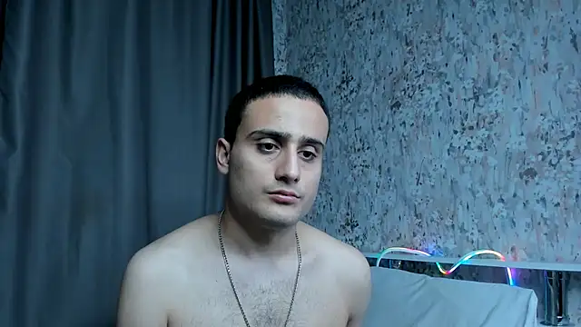 OpalMischief Show in webcam