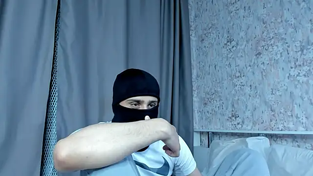 Show modela OpalMischief na web-kameri