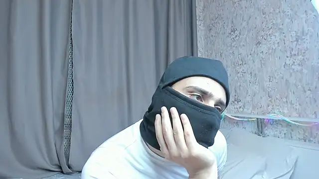 הופעת וובקאם של OpalMischief