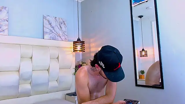 Lucas_Knight: вебкам-шоу