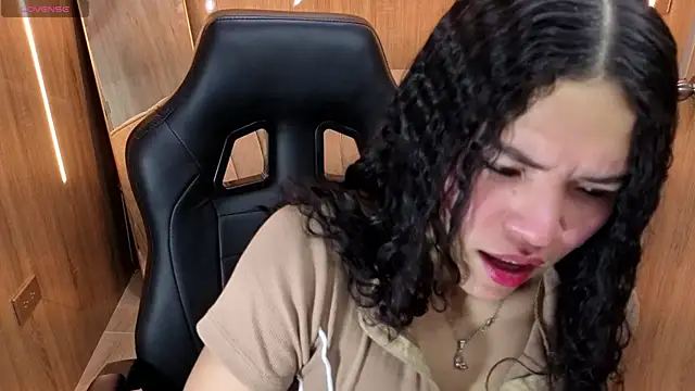 Show de cherry_envy_cn na webcam