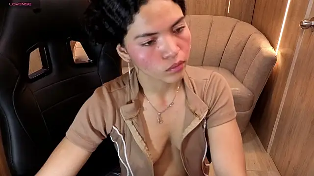 Show de cherry_envy_cn na webcam