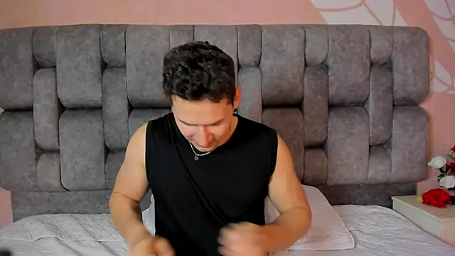 Izui_Pierce webcam show
