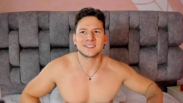 Izui_Piercen Webbikameraesitys