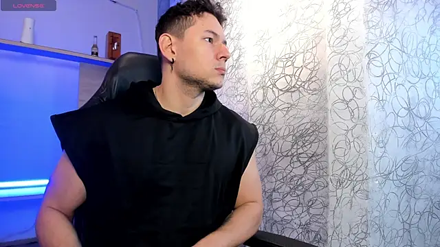 Izui_Pierce Show Webcam