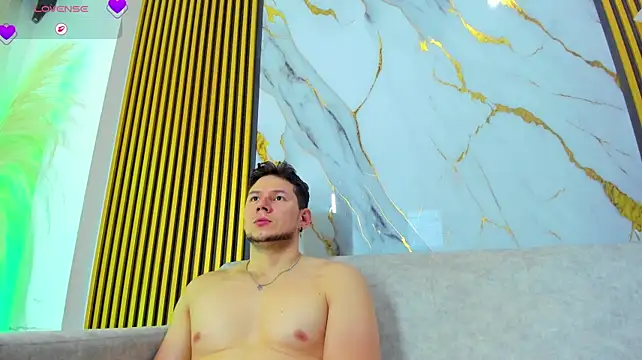 Show de Izui_Pierce na webcam