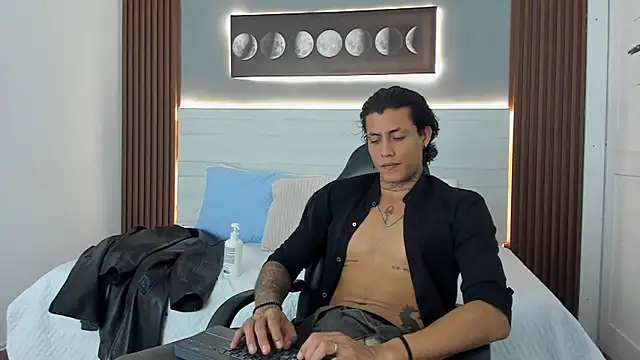 Damian_romanoff_'s Webcam Show