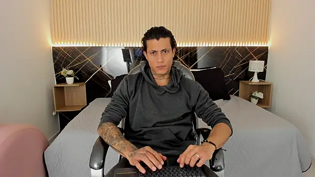 Damian_romanoff_ Pertunjukan Webcam