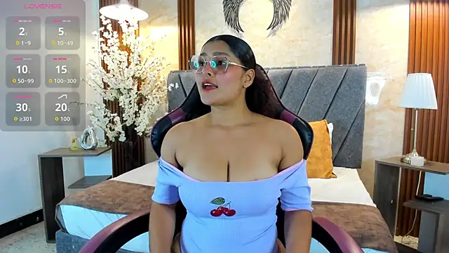 Izzy_lux's Webcam Show