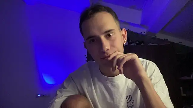 Sour_Boyn Webbikameraesitys