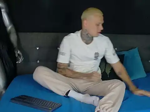 touching_the_sky webcam show