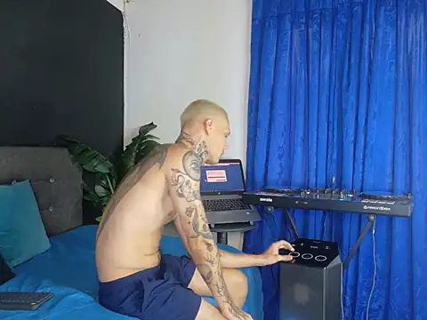 Show de touching_the_sky na webcam