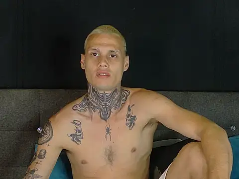 touching_the_sky Webcam-Show