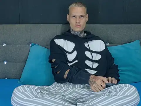 touching_the_sky webcam show