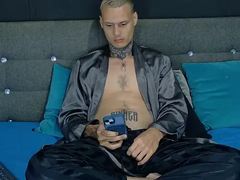 touching_the_sky – webcam-show