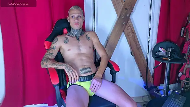 touching_the_sky Show in webcam
