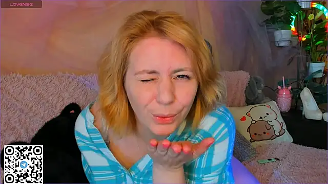 LiraWand's Live XXX Chat