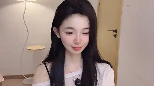 Annie-3 Webcam show