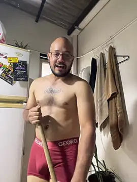 Show modela Athoz1 na web-kameri
