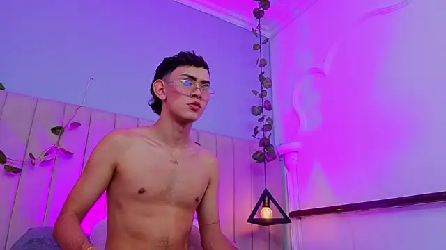 Show de velvetkai na webcam