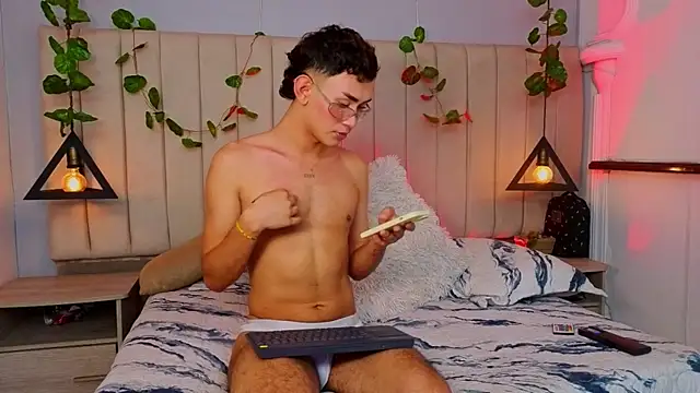 Show de velvetkai na webcam