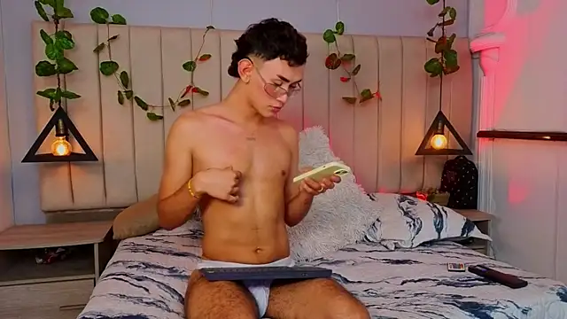 velvetkai Webcam show