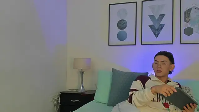 velvetkai's Webcam Show